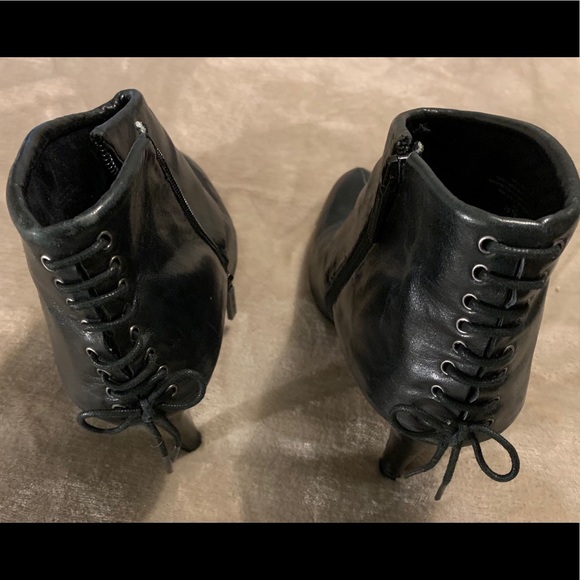 Black leather ankle boots - Picture 2 of 6